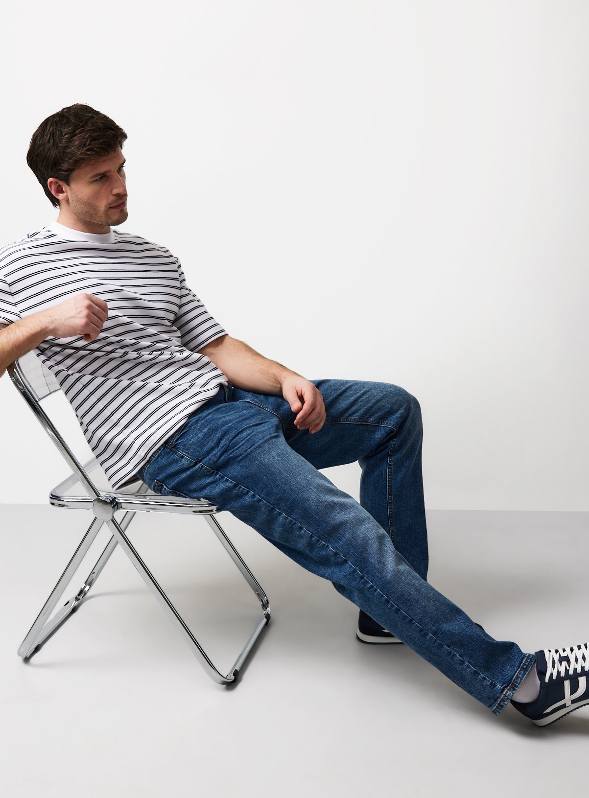 Mid Denim Mid Rise Straight Leg Jeans 44L - Image 2 thumbnail